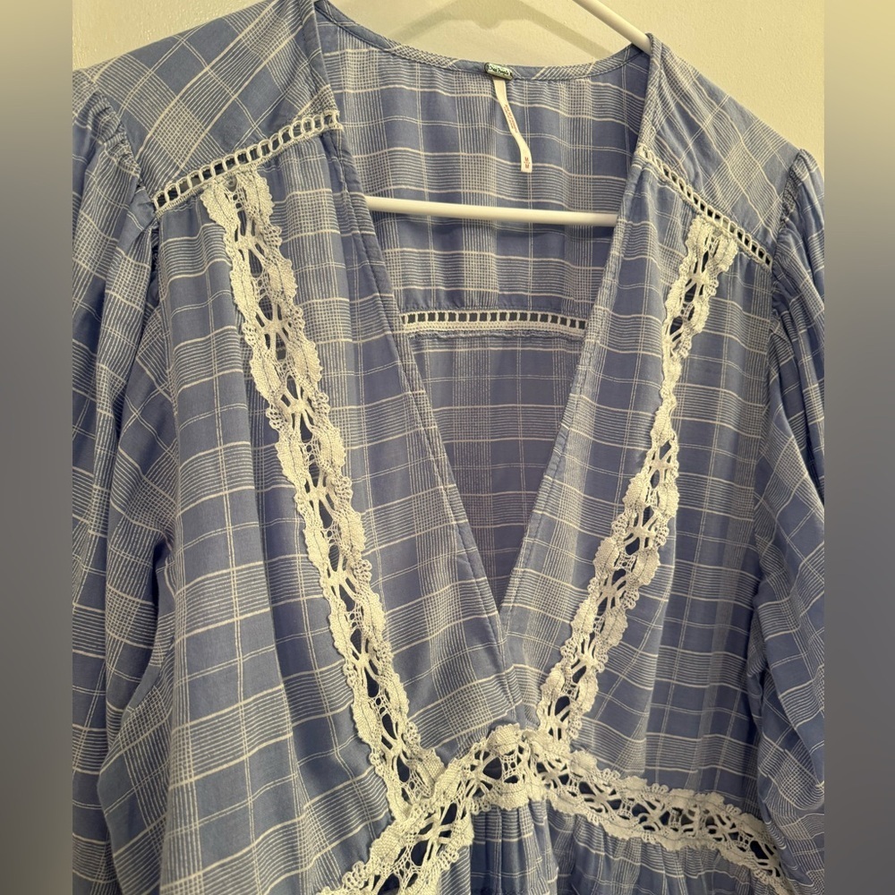 Free People Time Out Lace Tunic Shirt Blouse Chambray Blue White Plaid Medium - Picture 4 of 12